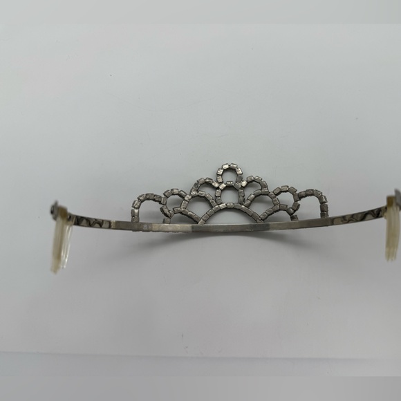 Vintage Rhinestone Silver Tiara Crown Scalloped Sparkle Costume Accessory - Picture 3 of 6